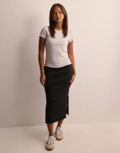 Vero Moda - Sort - Vmlynzi Mw 7/8 Knit Skirt Vma